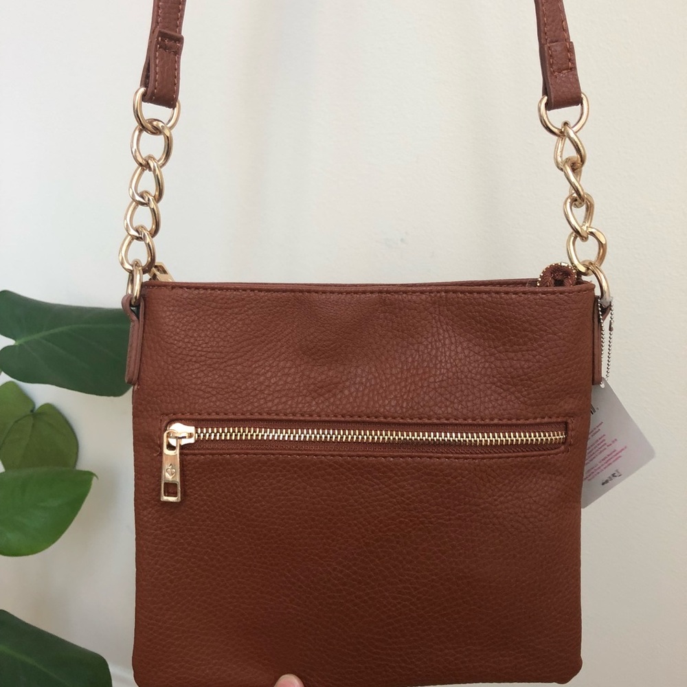 Chic Buds Crossbody Power bag